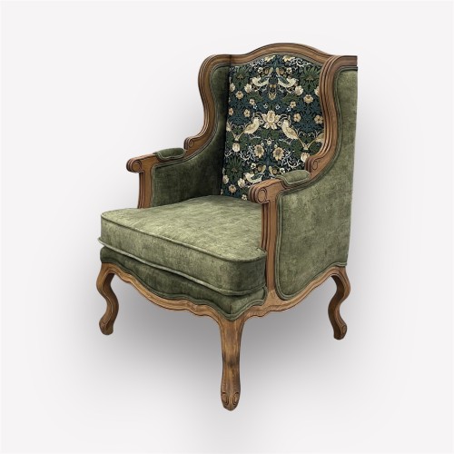Интерьерное каминное кресло Сезарина с комбинированной обивкой из гобелена и мягкой подушкой