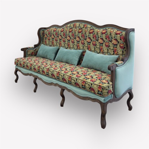 Трехместный диван Сезарина с ушами