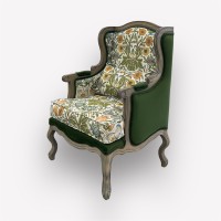 Интерьерное каминное кресло Сезарина с комбинированной обивкой из гобелена и мягкой подушкой