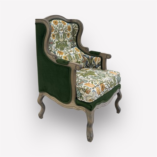 Интерьерное каминное кресло Сезарина с комбинированной обивкой из гобелена и мягкой подушкой