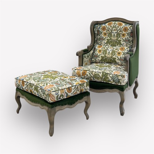 Интерьерное каминное кресло Сезарина с комбинированной обивкой из гобелена и мягкой подушкой