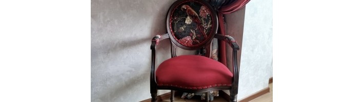 Мы рады представить фотографии наших довольных клиентов, где птицы отдыхают в живописном саду.