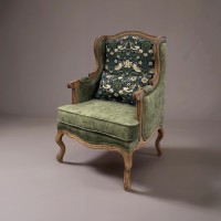 Интерьерное каминное кресло Сезарина с комбинированной обивкой из гобелена и мягкой подушкой