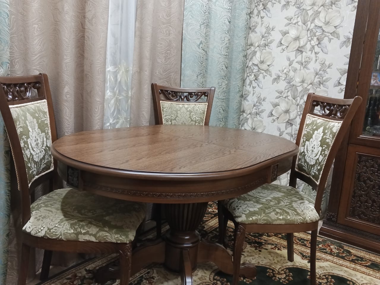 Стол обеденный Авангард в размере 130см из массива дерева бук